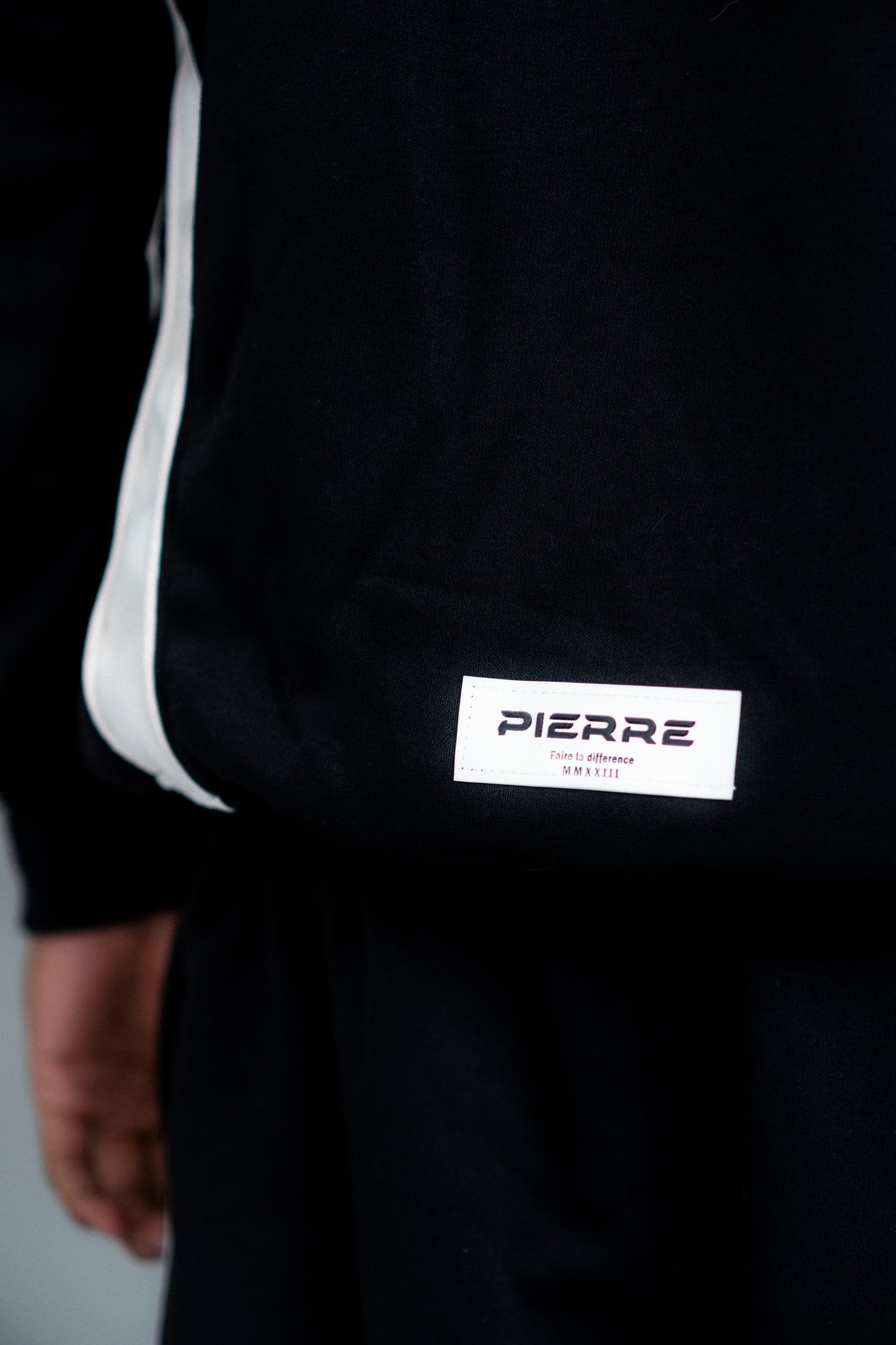 Hoodie Deportivo Negro