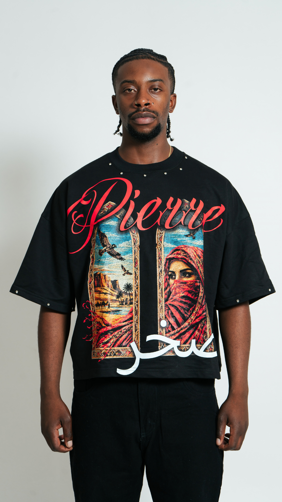 Camiseta Grafica Negra Vitral Rojo
