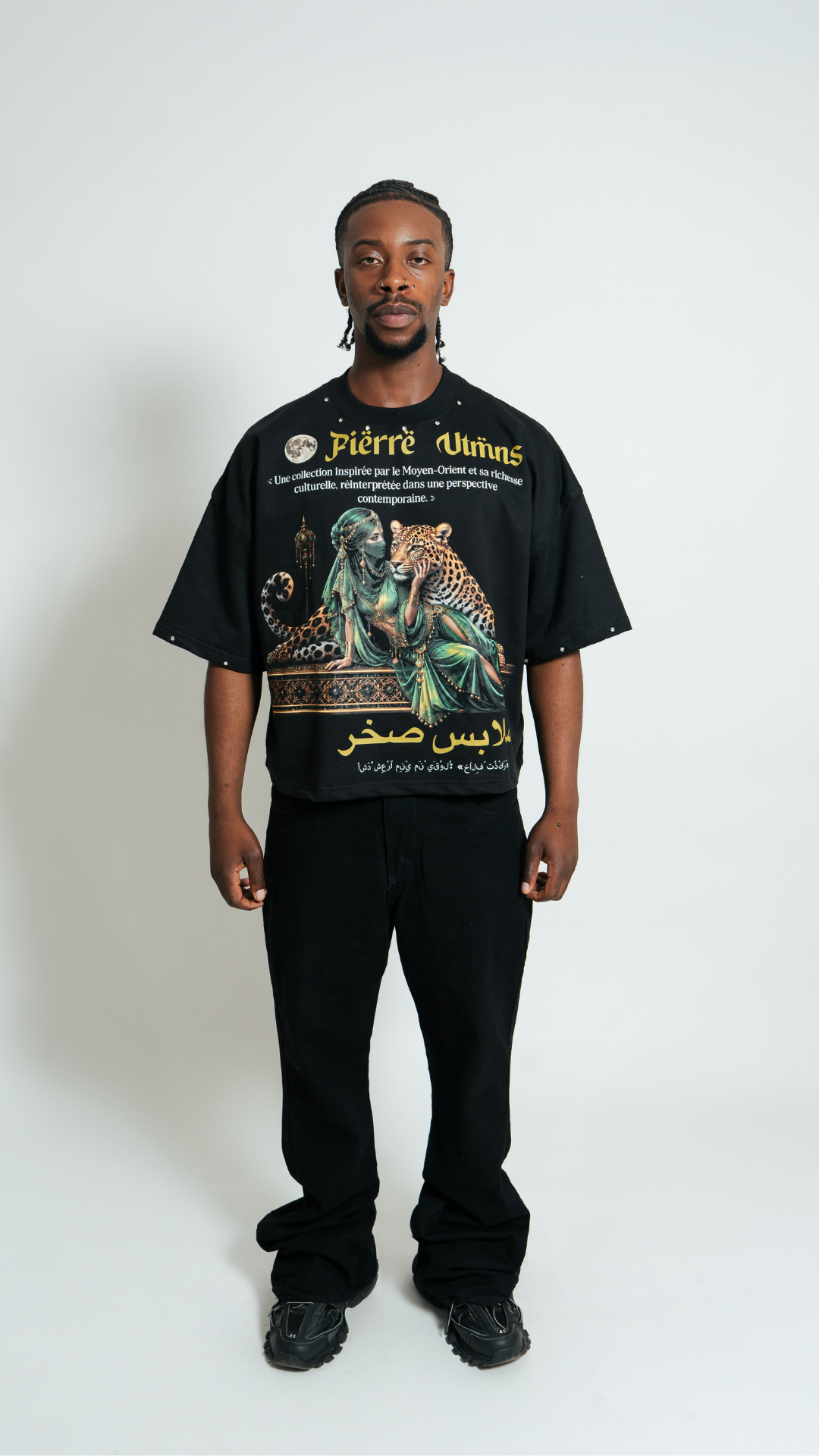 Camiseta Grafica Negra Musulmana