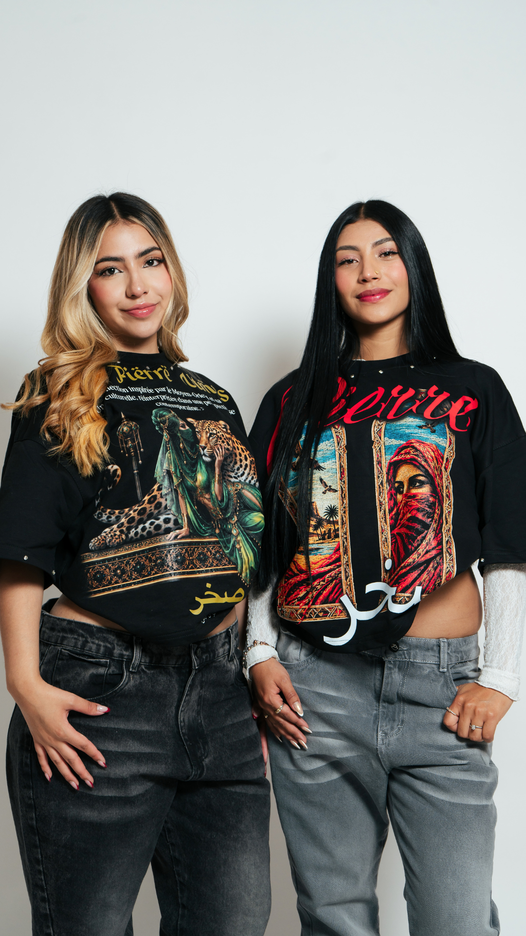 Camiseta Grafica Negra Vitral Rojo