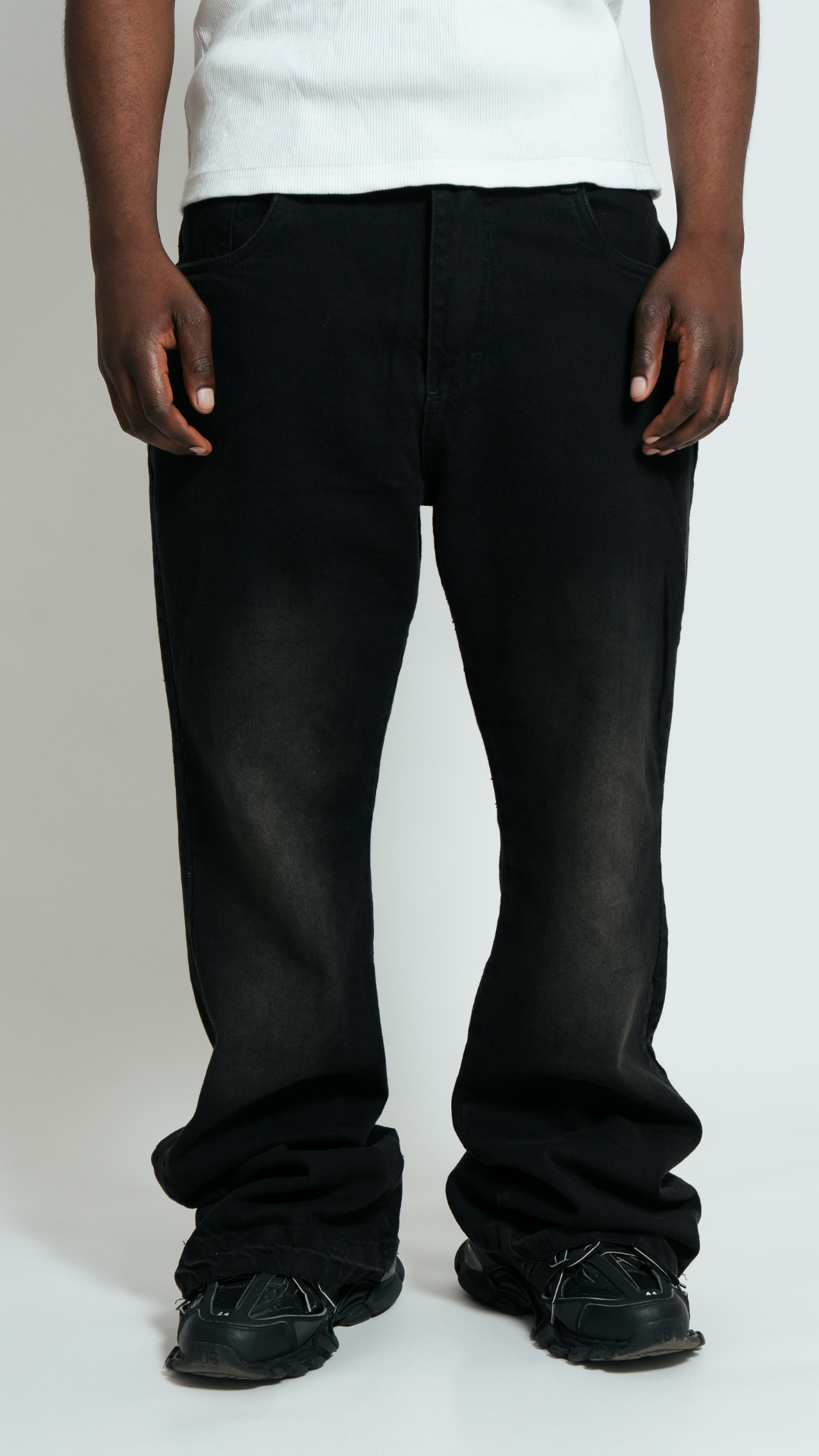 Pantalón Flared Negro Desgastado