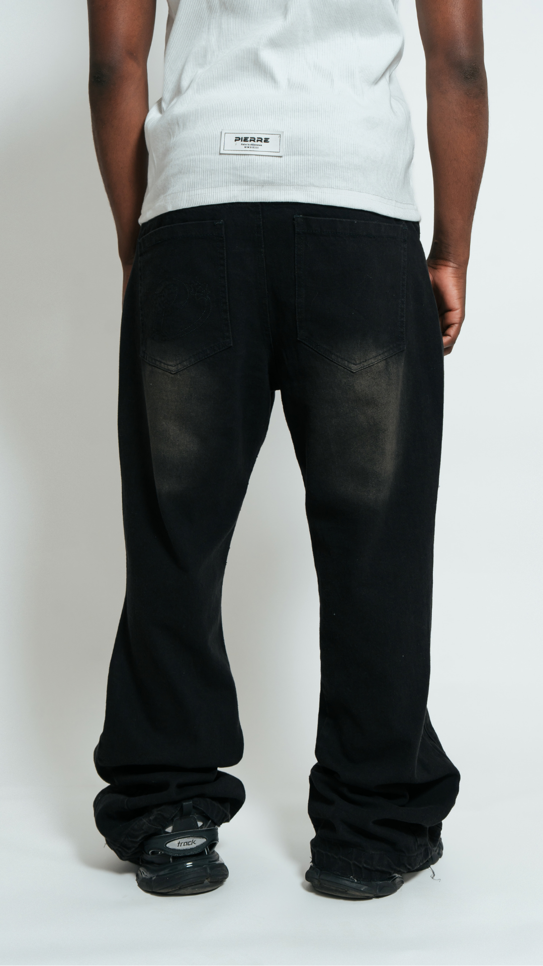 Pantalón Flared Negro Desgastado