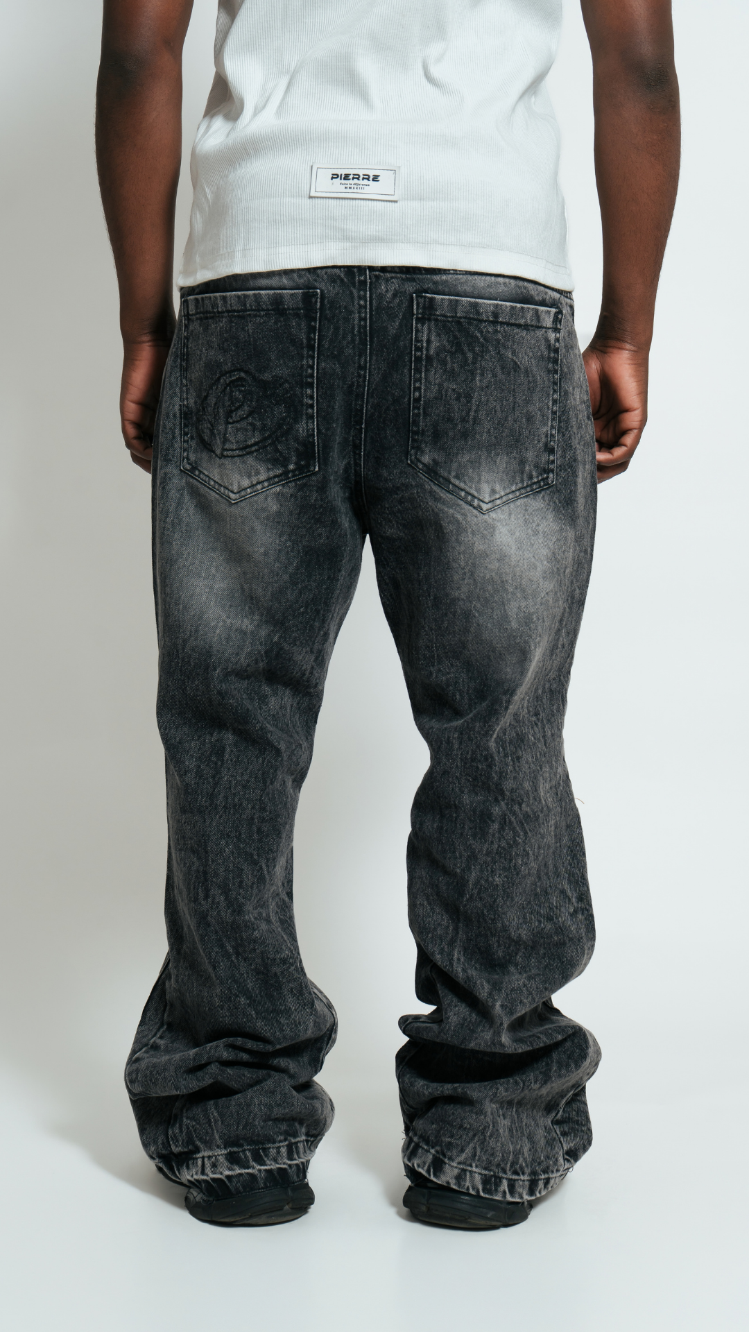 Pantalón Flared Gris Wash
